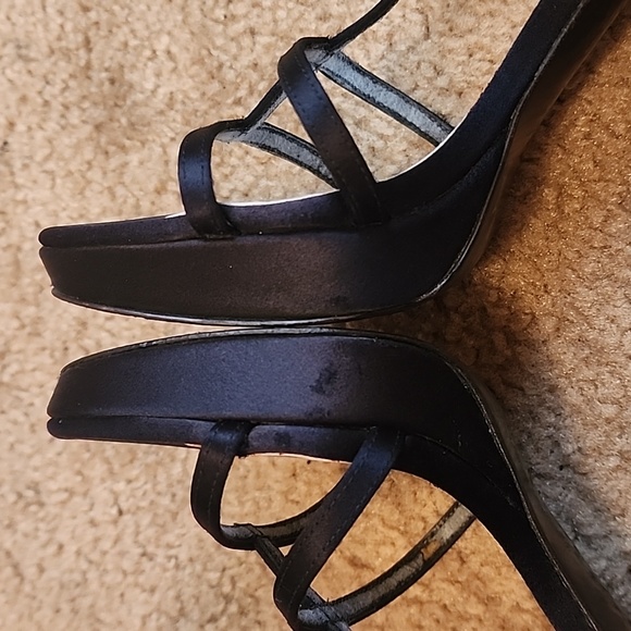 Stuart Weitzman Satin Crystal Embellishments Heels - Picture 9 of 15